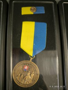 Kúpim policajné vyznamenania. pamätné medaile - 2