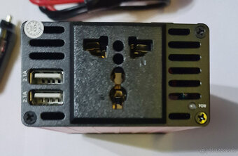 Menič napätia z 12V na 230V - 2