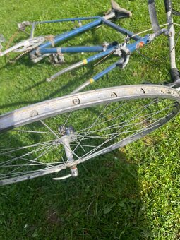 Závodný bicykel peugeot s odznakom - 2