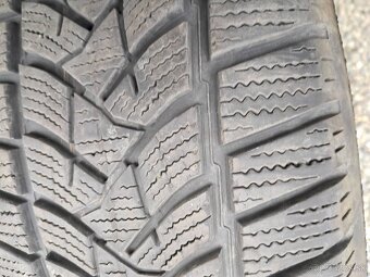 Predám pneumatiky zimné 215/60 R17 - 2