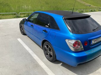 Lexus is200 sportcross - 2