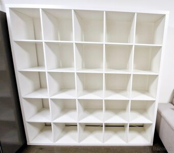 Kallax IKEA 5x5 kniznica alebo predelovacia stena super stav - 2