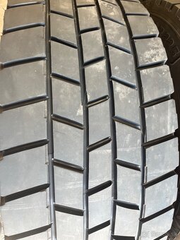 295/60R22,5 Predám - 2