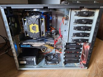 MSI 790FX-GD70 + AMD Phenom II X6 1070T + 8GB Ram DDR3 - 2