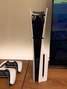 PlayStation 5 Slim + Extra DualSense controller - 2