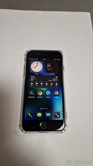 Predám iPhone SE 2022 64GB + nové ochranné sklo a puzdro - 2