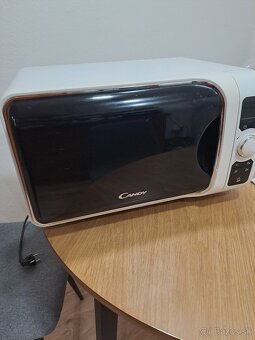 Predám mikrovlnku značky Candy - 2