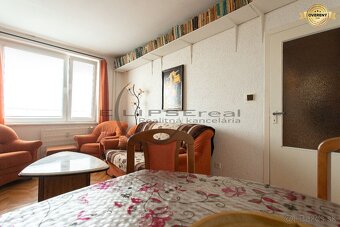 NA PRENÁJOM priestranný 2-izbový byt v centre Malaciek - 2