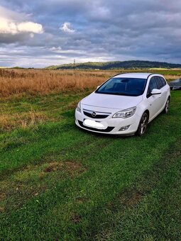 Opel Astra Sports Tourer - 2