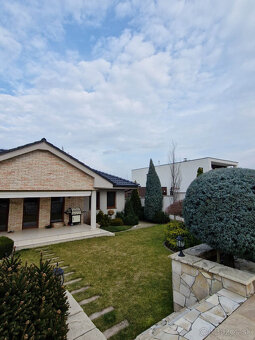 Predaj pekný RD s bazénom v Nitre - Na prameni - 2