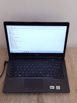 Fujitsu LifeBook U7410 - 2