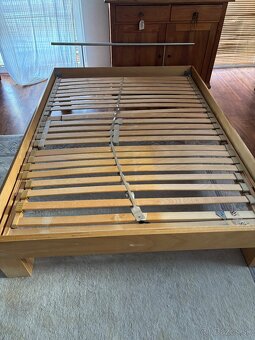 Kvalitná drevená posteľ 150x210 - 2