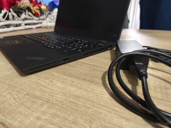 Lenovo ThinkPad T15 - 2