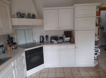 Kuchyňská linka, rustikální - bílá, vč. spotřebičů, 4064 - 2
