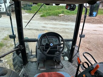 Predám traktor New Holland TL 80 - 2