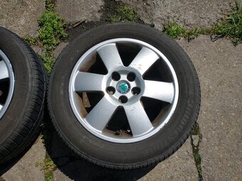 Predam orig r15 alu skoda fabia roomster 195/55 r15 - 2
