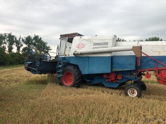 Predám kombajn E512 - 2