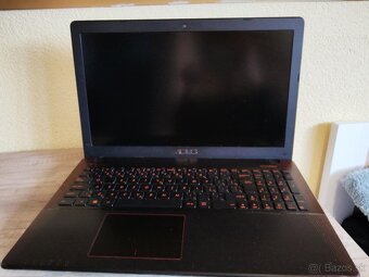 Predám ASUS F550VQ-DM008T - 2