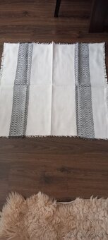 Predám retro obrus 82cm krát 82cm - 2
