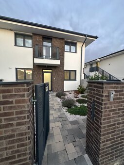 Prenájom, 3 izbový byt so záhradou, Veľké Úľany - 2