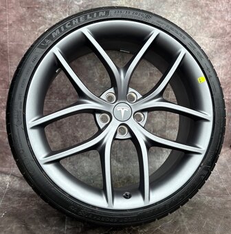 Originální alu kola Tesla model 3 235/35ZR20 - 2