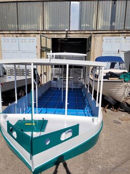 Výletná motorová osobná loď - 2