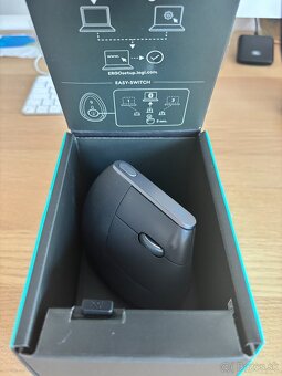 Logitech MX Vertical čierna - 2