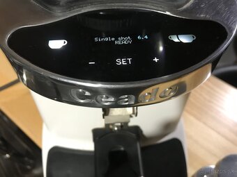 Profesionálny Mlynček na kávu Ceado - 2