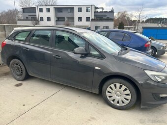 Predám Opel Astra Sports Tourer - 2