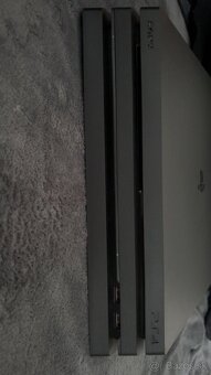 PS4 PRO 1TB + 2x ovládač + NHL22 - 2