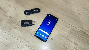 Samsung Galaxy S8 black - super stav - 2