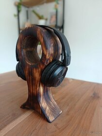 Nový drevený stojan na hudobné slúchadlá - HANDMADE - 2