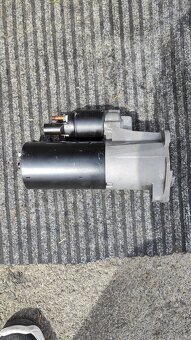 Štartér originál Audi A4 B7 - 2