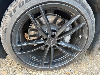 Tesla model Y R20 - 2