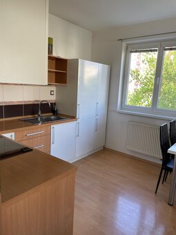 Prenajmem 2 izbový byt Žilina-Vlčince - 2