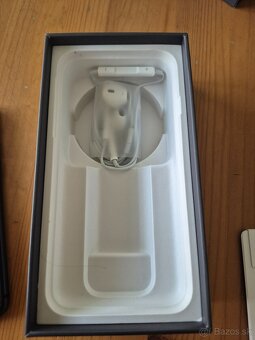 iPhone 8, Space Gray, 64GB - 2