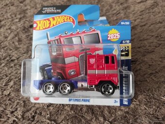 .HOT WHEELS - OPTIMUS PRIME. - 2