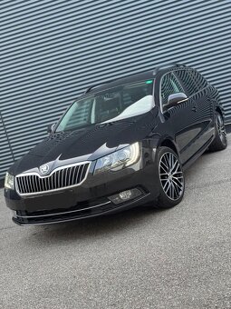 Superb Combi 2.0 TDI 103KW DSG - 2