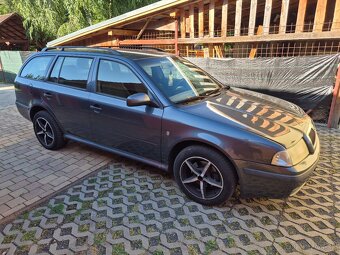 Škoda Octavia - 2