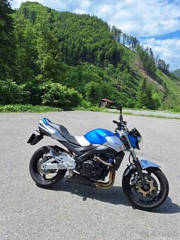 Suzuki gsr 600 - 2