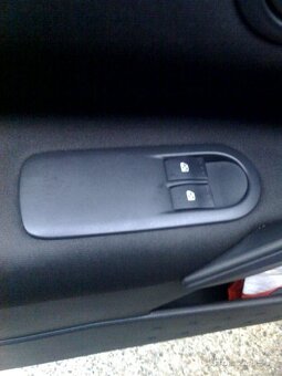 Predám Renault Megane 1.5 diesel 74 kw r. v..2004. - 2