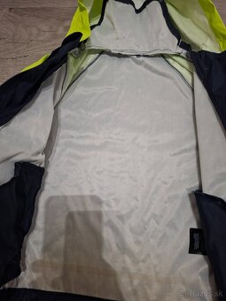 Čierno-zelená bunda do dazda vel. 104 - 2