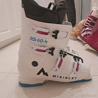 Lyže a lyžiarky - 2