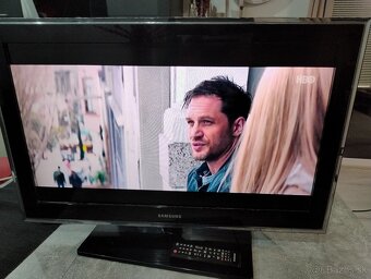 Samsung LE32D550 - 2