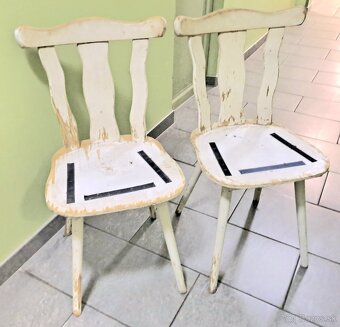 Pekne retro stolicky - 2