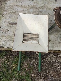 Mlynček na hrozno - 2