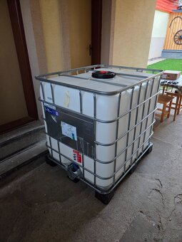Plastová nádrž 1000l - 2