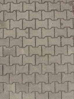 Zámková dlažba za odvoz - 2