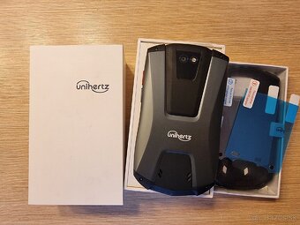 Unihertz Titan Pocket - 2
