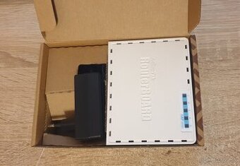 Predám Mikrotik RouterBOARD RB951Ui-2n hAP 2.4Ghz 802.11n - 2
